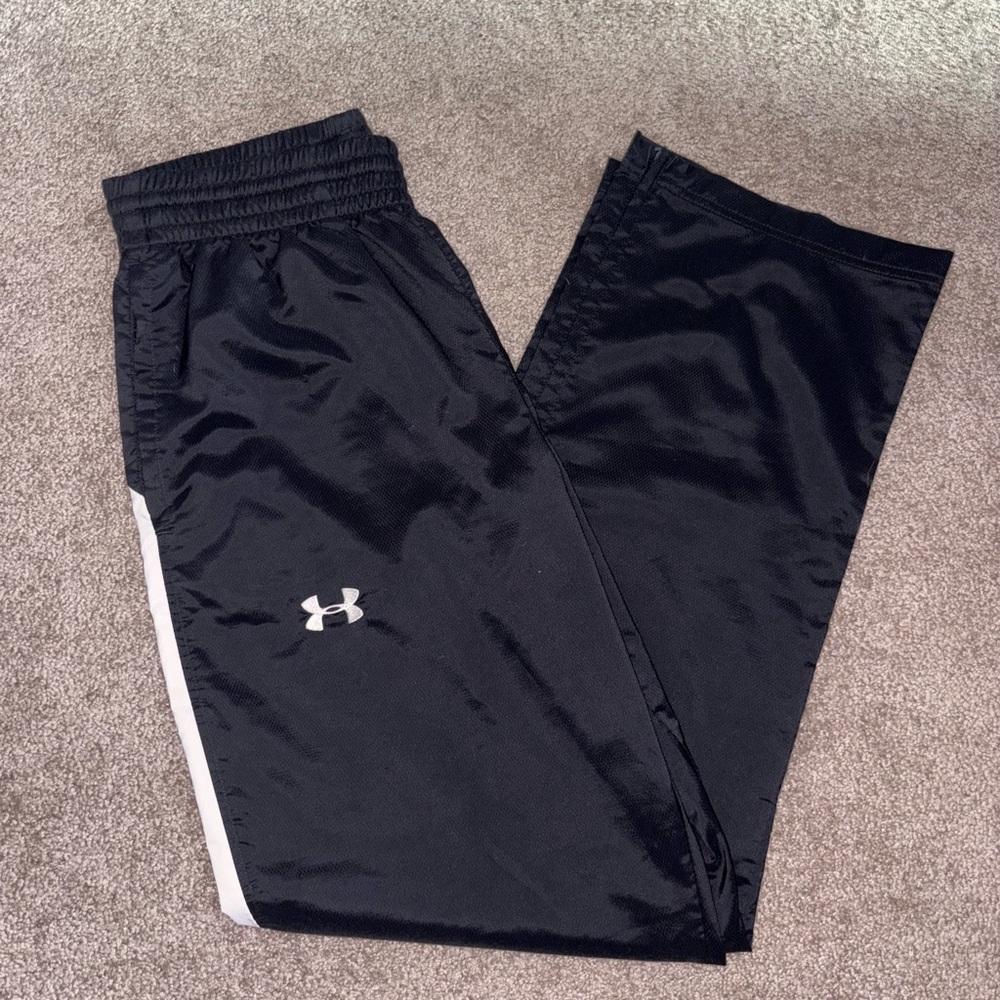 Under Armour Unisex Black Track Wind-pants with White Side Panel